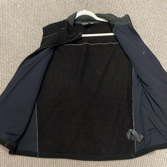 Men's Kuhl Fleece Vest, Size XL, Color Black - Picture 9 of 14